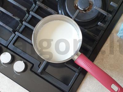 Kukurūzų košė su pienu ir sviestu pusryčiams Žingsnis 1