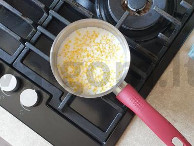 Kukurūzų košė su pienu ir sviestu pusryčiams Žingsnis 2