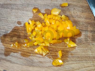 Karšti sumuštiniai su geltonais pomidorais ir kumpiu Žingsnis 2