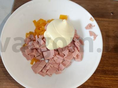 Karšti sumuštiniai su geltonais pomidorais ir kumpiu Žingsnis 4