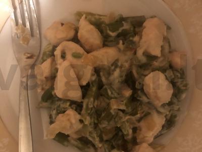 Vištiena su pupelėmis grietinėje pagrindine nuotrauka