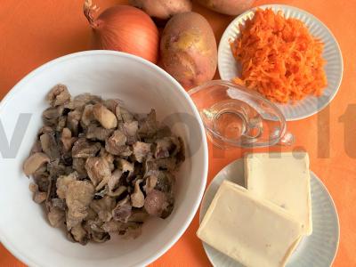 Švelni grybų sriuba su sūriu Žingsnis 1