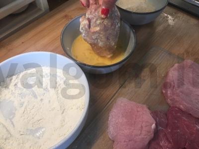 Keptos kotletai su sūriu Žingsnis 5