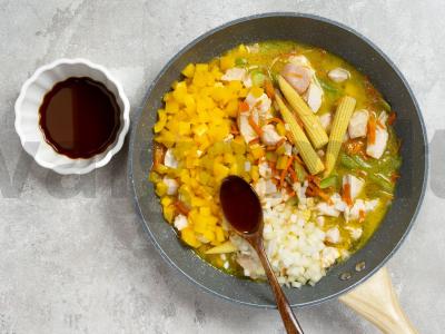 Kalakutienos filė troškinys su mini kukurūzais Žingsnis 3