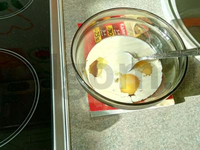 Namų skrudinta duona su pienu ir kiaušiniu Žingsnis 1