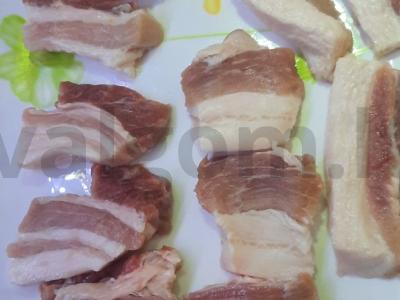 Kiaulienos krūtinėlė su bulvėmis ir svogūnais Žingsnis 2