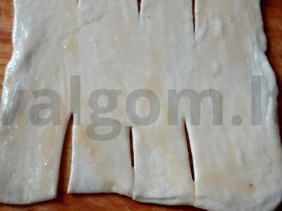 Sluoksniuotos tešlos pyragėliai su tunu Žingsnis 6