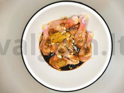 Sultinga vištienos blauzda su abrikosu Žingsnis 1