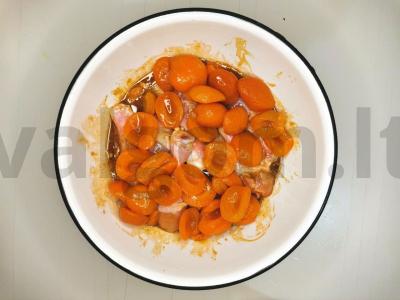 Sultinga vištienos blauzda su abrikosu Žingsnis 2