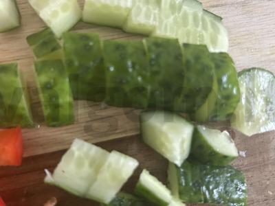 Salotas „Daržovių antplūdis“ su varškės sūriu ir avokadų aliejumi Žingsnis 2