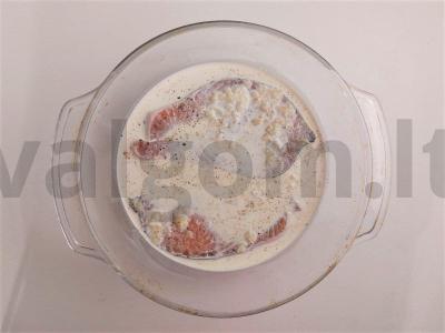 Švelni lašiša grietinėlės padaže Žingsnis 2