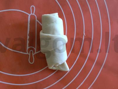 Žemės riešutų kruasanai su sirupu Žingsnis 6