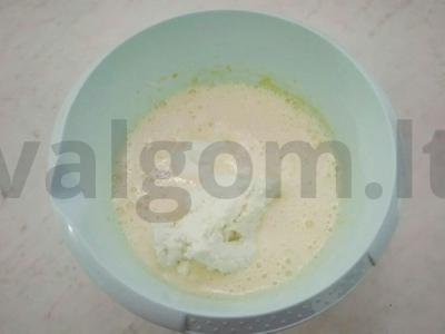 Varškės ir džiovintų abrikosų keksiukas Žingsnis 1