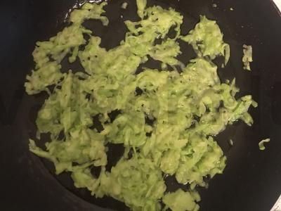 Kiaušinienė su cukinija ir daržovėmis Žingsnis 2