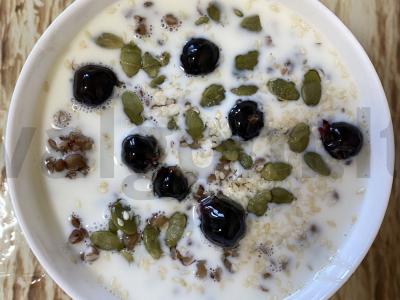 Graikiška grikių košė pagrindine nuotrauka