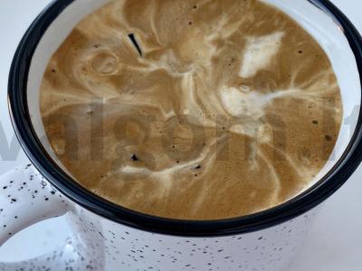 Ledinis kava su vaniliniu sirupu pagrindine nuotrauka