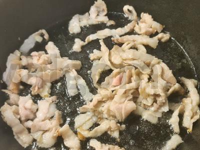 Pasta karbonara su bekonu, grietinėmis ir česnaku Žingsnis 2