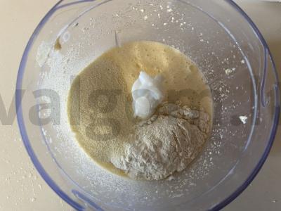 Traškus pieno pyragas greitai Žingsnis 3