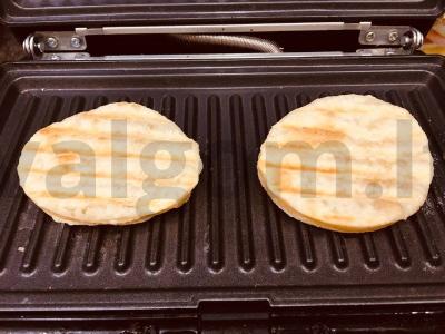 Oro milfejus su kremu, uogomis ir migdolų trupiniais Žingsnis 2