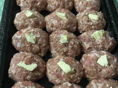 Švelnios ir skaniausios kotletai Žingsnis 3