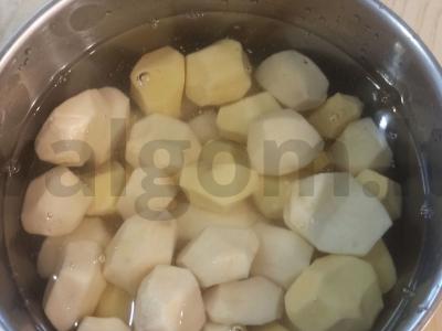 Geltona „Mimoza“ iš konservų Žingsnis 1