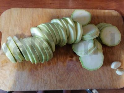 Kepti cukinijos Žingsnis 1