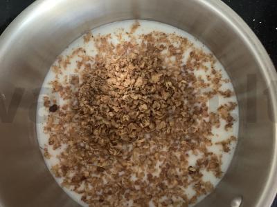 Grikių košė su grikių dribsniais ir gervuogėmis Žingsnis 1