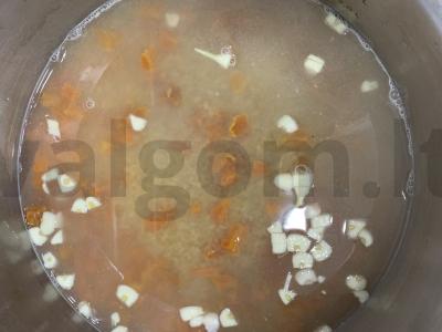 Vištienos blauzdelės su bulguru ir džiovintomis abrikosais Žingsnis 4