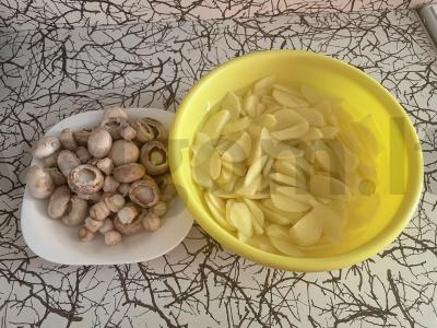 Kvapni bulvė su grybais ir šviežiais žalumynais Žingsnis 1