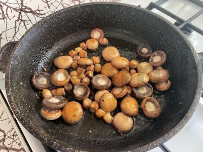 Kvapni bulvė su grybais ir šviežiais žalumynais Žingsnis 2