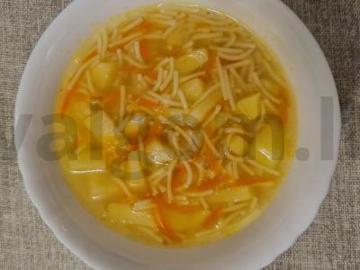 Vištienos sriuba vaikams ir suaugusiems pagrindine nuotrauka