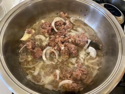 Skani ir sočia pietų „Makaronai su troškintu mėsa“ Žingsnis 6