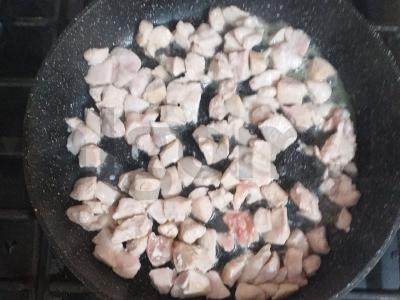 Makaronai su vištiena grietinėlės padaže Žingsnis 1