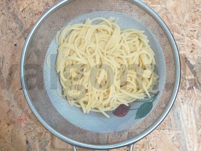 Makaronai su vištiena grietinėlės padaže Žingsnis 4