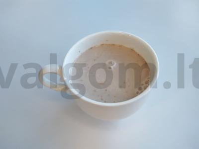 Karštas gėrimas iš migdolų pieno ir džiovinto imbiero pagrindine nuotrauka