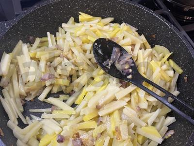 Namų bulvės su grybais ir prieskoniais Žingsnis 3