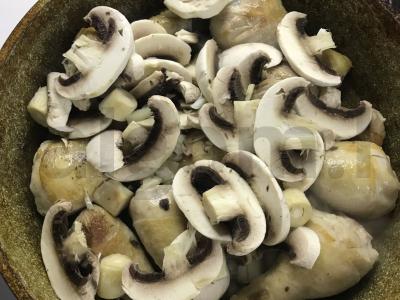 Vištienos blauzdelė su pievagrybiais Žingsnis 2