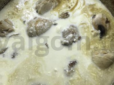 Vištienos blauzdelė su pievagrybiais Žingsnis 4