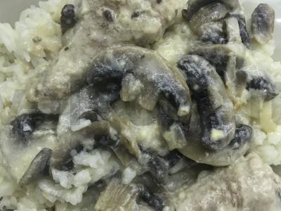 Vištienos blauzdelė su pievagrybiais pagrindine nuotrauka