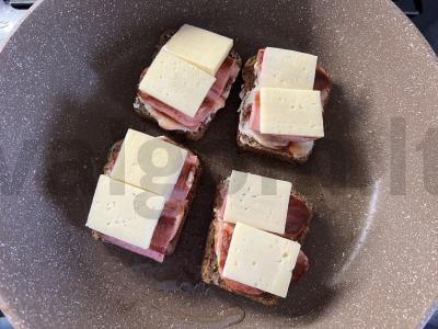 Karšti sumuštiniai su dešrelėmis Žingsnis 6