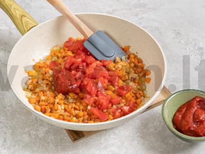 Klasikinis kharcho sriuba iš kiaulienos su ryžiais Žingsnis 2