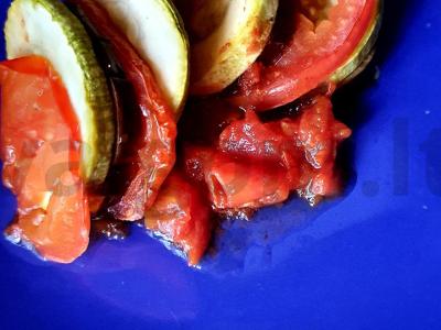 Ratatouille su juodąja druska pagrindine nuotrauka