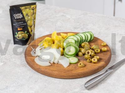 Bulvių salotas su šviežiais agurkais Žingsnis 1