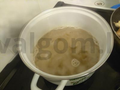 Makaronai su pesto ir vyšniniais pomidorais Žingsnis 1