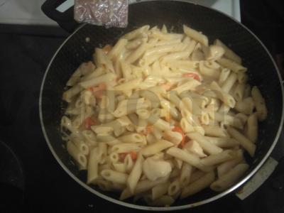 Makaronai su pesto ir vyšniniais pomidorais Žingsnis 5