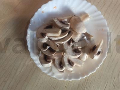 Troškinta kopūstai su grybais, morkomis ir svogūnais Žingsnis 4