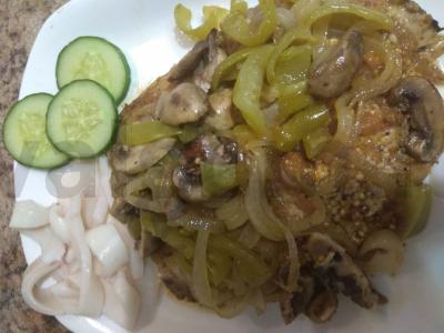 Lašiša po šiaudais iš grybų ir jūros gėrybių pagrindine nuotrauka