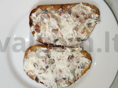 Skumbrijos ir varškės sūrio tostai pagrindine nuotrauka