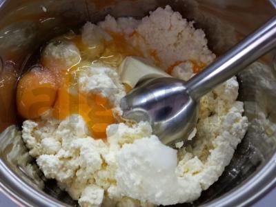 Varškės apkepas su razinomis arbatos vakarėliui Žingsnis 1