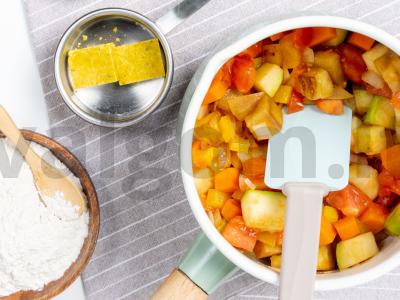 Daržovių troškinys su sultinio kubeliu Žingsnis 1